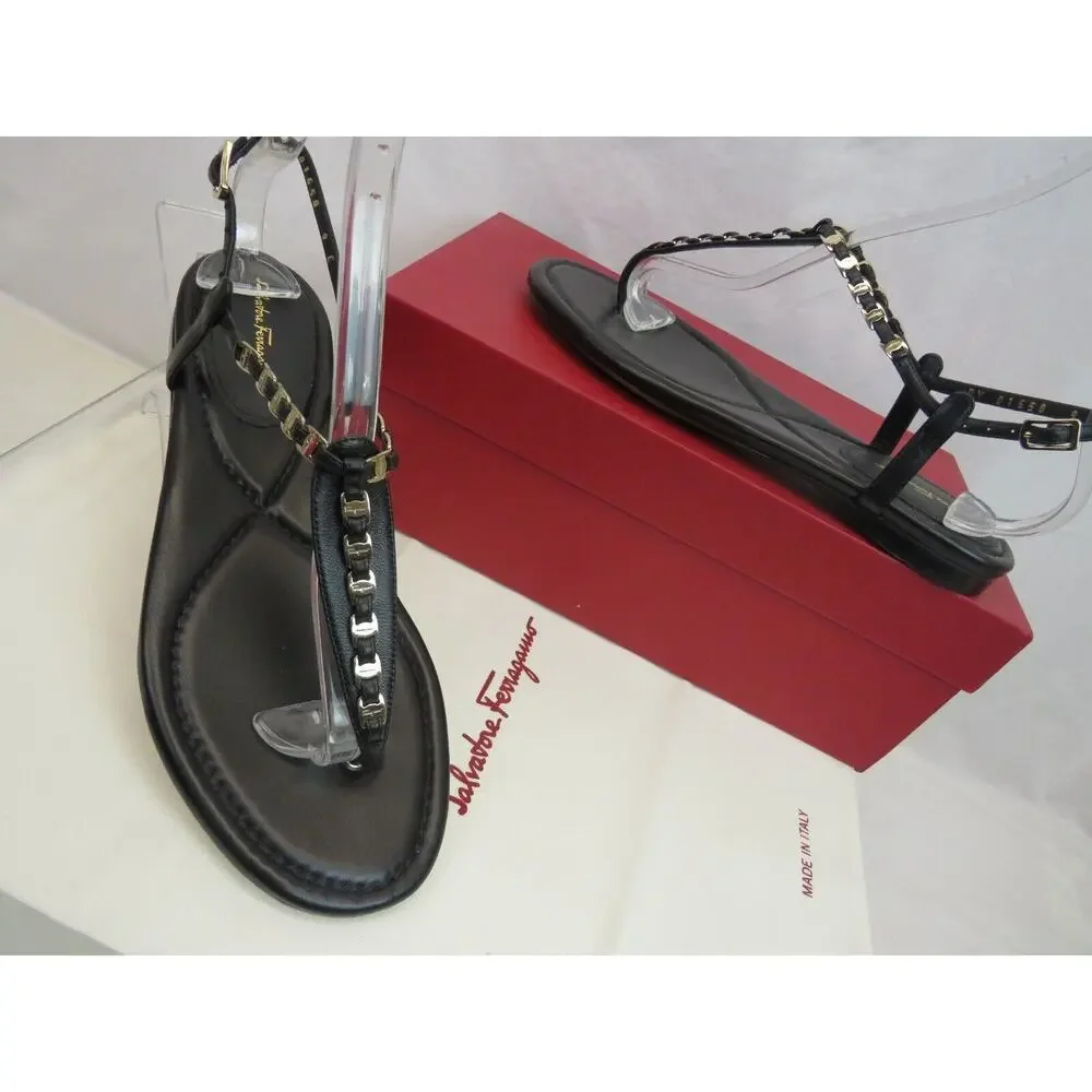 NIB FERRAGAMO TAHITI BLACK LEATHER BUCKLE T VARA CHAIN STRAP THONG SANDALS 9.5 C